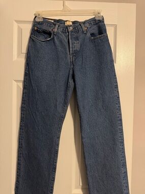 Classic High-Rise Straight Leg Levi 501 Jeans - Medium Blue